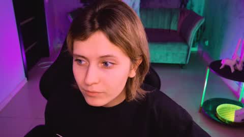 Snapshot of lolaasmus chatting on December 25, 9:13 am I consider myself the god Loki but life just calls me LOL online show from December 25, 9:13 am