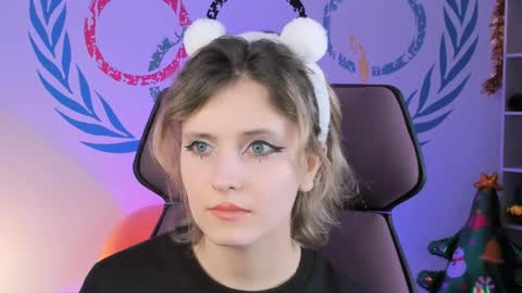 Snapshot of lolaasmus chatting on December 28, 11:09 am I consider myself the god Loki but life just calls me LOL online show from December 28, 11:09 am