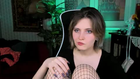 Snapshot of lolaasmus chatting on January 10, 8:18 am I consider myself the god Loki but life just calls me LOL online show from January 10, 8:18 am