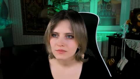 Snapshot of lolaasmus chatting on January 10, 2:23 pm I consider myself the god Loki but life just calls me LOL online show from January 10, 2:23 pm