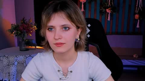 Snapshot of lolaasmus chatting on January 18, 8:20 am I consider myself the god Loki but life just calls me LOL online show from January 18, 8:20 am