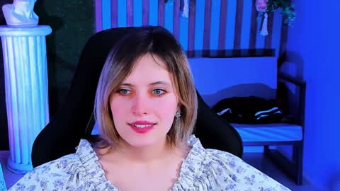 Snapshot of lolaasmus chatting on January 23, 11:15 am I consider myself the god Loki but life just calls me LOL online show from January 23, 11:15 am