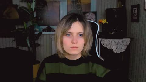 Snapshot of lolaasmus chatting on January 24, 5:10 am I consider myself the god Loki but life just calls me LOL online show from January 24, 5:10 am