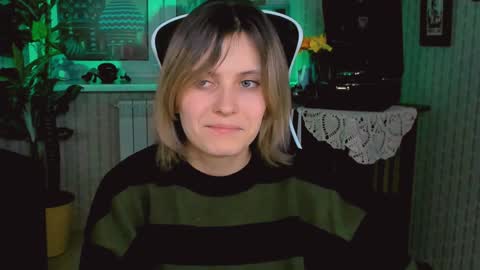 Snapshot of lolaasmus chatting on January 24, 11:15 am I consider myself the god Loki but life just calls me LOL online show from January 24, 11:15 am