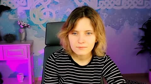 Snapshot of lolaasmus chatting on January 31, 5:09 am I consider myself the god Loki but life just calls me LOL online show from January 31, 5:09 am