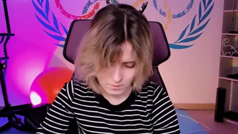 Snapshot of lolaasmus chatting on February 1, 5:07 am I consider myself the god Loki but life just calls me LOL online show from February 1, 5:07 am