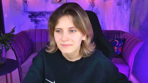 Snapshot of lolaasmus chatting on February 5, 1:11 pm I consider myself the god Loki but life just calls me LOL online show from February 5, 1:11 pm