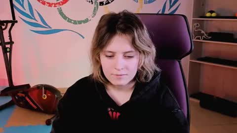 Snapshot of lolaasmus chatting on February 13, 11:17 am I consider myself the god Loki but life just calls me LOL online show from February 13, 11:17 am