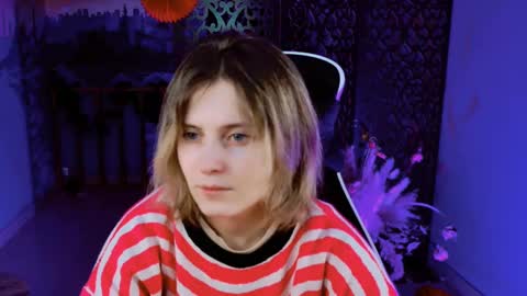 Snapshot of lolaasmus chatting on February 15, 5:09 am I consider myself the god Loki but life just calls me LOL online show from February 15, 5:09 am