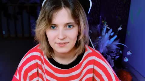 Snapshot of lolaasmus chatting on February 15, 8:11 am I consider myself the god Loki but life just calls me LOL online show from February 15, 8:11 am