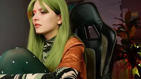 Snapshot of lolaasmus chatting on February 22, 5:57 pm I consider myself the god Loki but life just calls me LOL online show from February 22, 5:57 pm