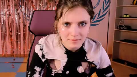 Snapshot of lolaasmus chatting on February 27, 2:21 pm I consider myself the god Loki but life just calls me LOL online show from February 27, 2:21 pm