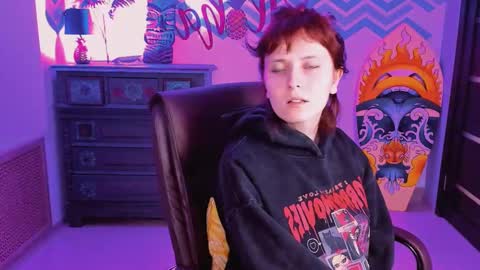 Snapshot of lolaasmus chatting on March 5, 5:29 am I consider myself the god Loki but life just calls me LOL online show from March 5, 5:29 am