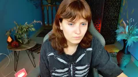 Snapshot of lolaasmus chatting on October 15, 5:40 am I consider myself the god Loki but life just calls me LOL online show from October 15, 5:40 am