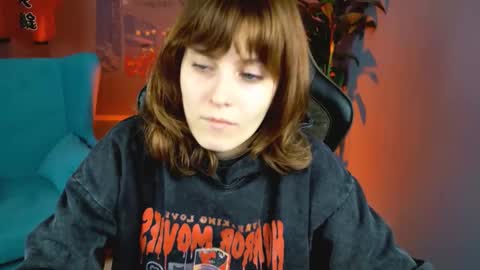 Snapshot of lolaasmus chatting on October 16, 7:42 am I consider myself the god Loki but life just calls me LOL online show from October 16, 7:42 am