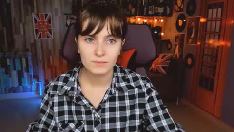 Snapshot of lolaasmus chatting on November 5, 9:20 am I consider myself the god Loki but life just calls me LOL online show from November 5, 9:20 am