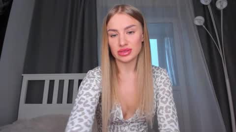 Snapshot of lolabani675452 chatting on December 16, 7:46 am lolabani675452 online show from December 16, 7:46 am