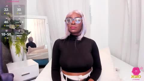 lola online show from September 20, 1:12 pm