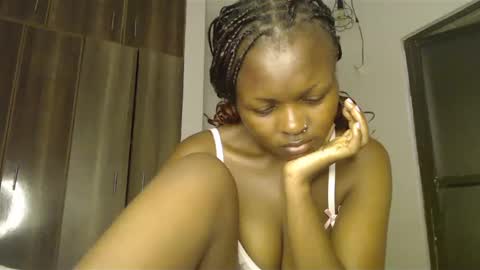 lolamia7 online show from February 22, 5:34 am