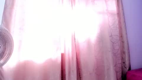 lolasweett_ online show from November 22, 1:43 pm