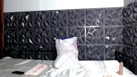 Snapshot of lolla_sexxibunny chatting on February 20, 1:51 pm Pretty Janne 3 online show from February 20, 1:51 pm