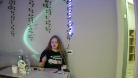 Lilly online show from December 17, 2:23 am