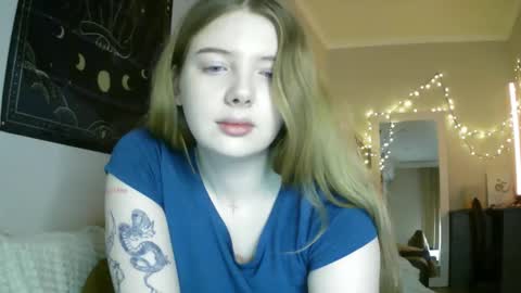 Lilly online show from December 23, 2:35 am