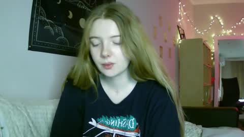 Lilly online show from December 25, 5:05 pm