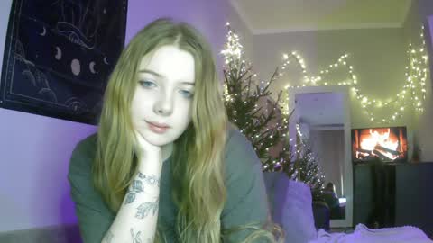 Lilly online show from December 28, 10:13 pm