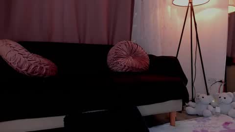 Lolly online show from November 11, 10:15 am