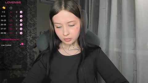 Snapshot of lonalye chatting on December 29, 7:43 pm lona online show from December 29, 7:43 pm