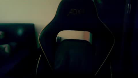 london_man1988 online show from January 24, 8:44 am