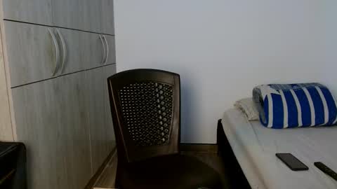 Snapshot of lonelydick2002 chatting on February 11, 9:03 pm lonelydick2002 online show from February 11, 9:03 pm