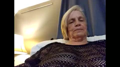 lonelylana1955 online show from November 5, 2:33 am