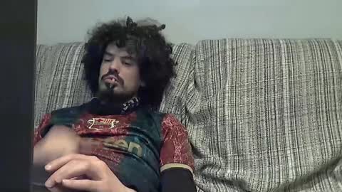 Snapshot of longnight5 chatting on January 19, 6:00 pm Alejandro Rulitos Twitter longnight55 Intagram 5longnight5 online show from January 19, 6:00 pm