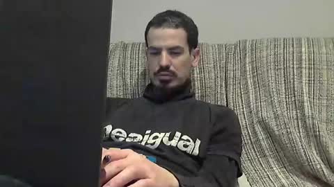 Snapshot of longnight5 chatting on January 28, 7:53 pm Alejandro Rulitos Twitter longnight55 Intagram 5longnight5 online show from January 28, 7:53 pm