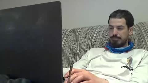 Snapshot of longnight5 chatting on February 12, 10:15 pm Alejandro Rulitos Twitter longnight55 Intagram 5longnight5 online show from February 12, 10:15 pm