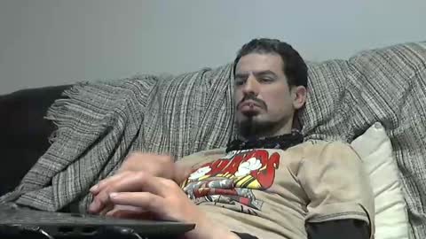 Snapshot of longnight5 chatting on February 18, 3:53 am Alejandro Rulitos Twitter longnight55 Intagram 5longnight5 online show from February 18, 3:53 am