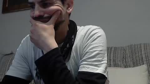 Snapshot of longnight5 chatting on February 18, 8:03 pm Alejandro Rulitos Twitter longnight55 Intagram 5longnight5 online show from February 18, 8:03 pm