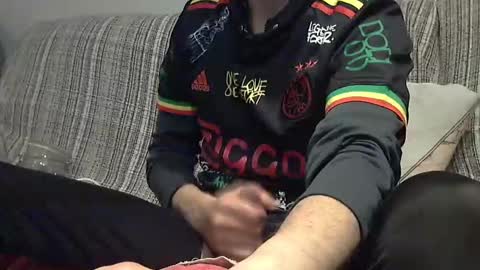 Snapshot of longnight5 chatting on February 22, 5:46 pm Alejandro Rulitos Twitter longnight55 Intagram 5longnight5 online show from February 22, 5:46 pm