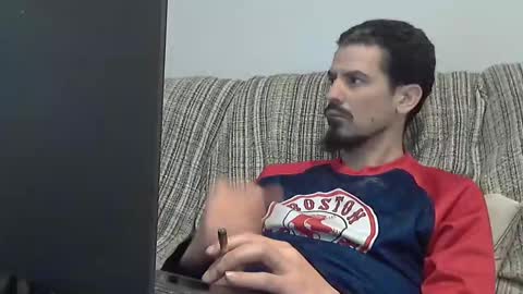 Snapshot of longnight5 chatting on February 25, 8:14 am Alejandro Rulitos Twitter longnight55 Intagram 5longnight5 online show from February 25, 8:14 am