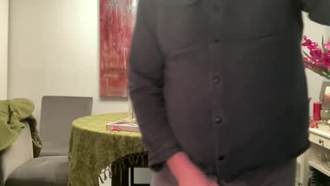 Snapshot of loop102 chatting on December 27, 1:53 am loop102 online show from December 27, 1:53 am