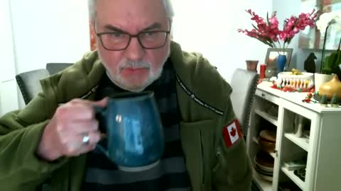 Snapshot of loop102 chatting on January 5, 1:45 am loop102 online show from January 5, 1:45 am