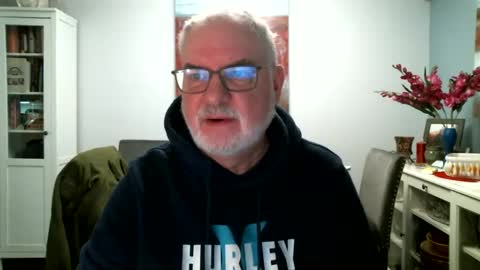 Snapshot of loop102 chatting on January 31, 6:57 pm loop102 online show from January 31, 6:57 pm