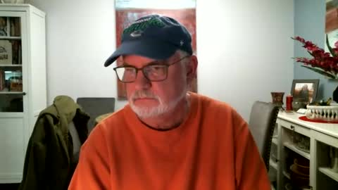 Snapshot of loop102 chatting on March 8, 1:06 am loop102 online show from March 8, 1:06 am