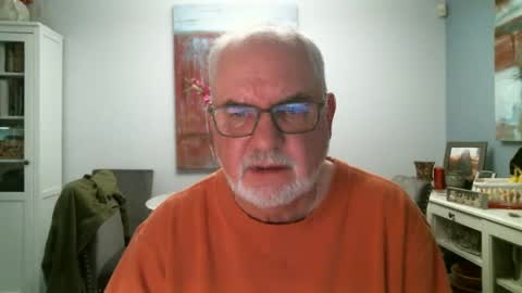 Snapshot of loop102 chatting on October 3, 11:46 pm loop102 online show from October 3, 11:46 pm