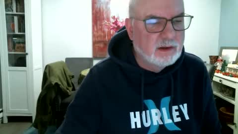 Snapshot of loop102 chatting on December 2, 5:30 pm loop102 online show from December 2, 5:30 pm