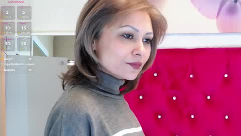 loradelniro1 online show from February 6, 7:40 pm