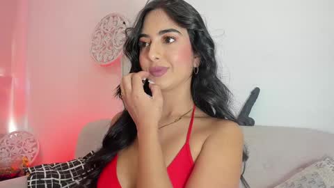 L O R E N online show from January 22, 5:49 pm