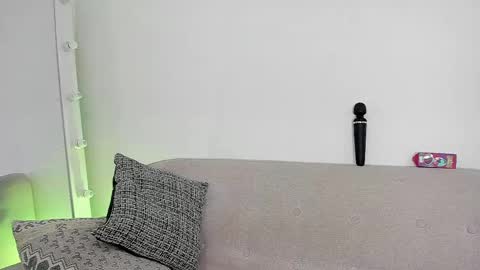 L O R E N online show from March 12, 3:51 pm